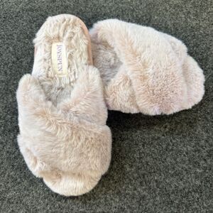 Women’s Plush Cross Band Slippers Beige Pink Faux Fur Indoor House Shoes–Size 6